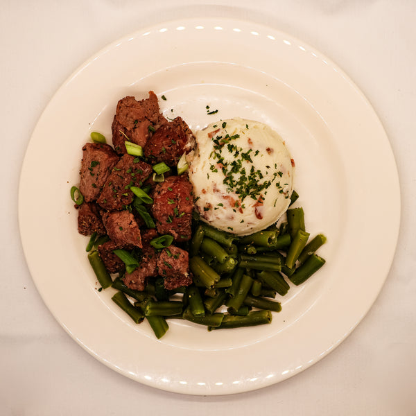 Peppered Beef Tips with Mashed Potatoes and Sauteed Green Beans